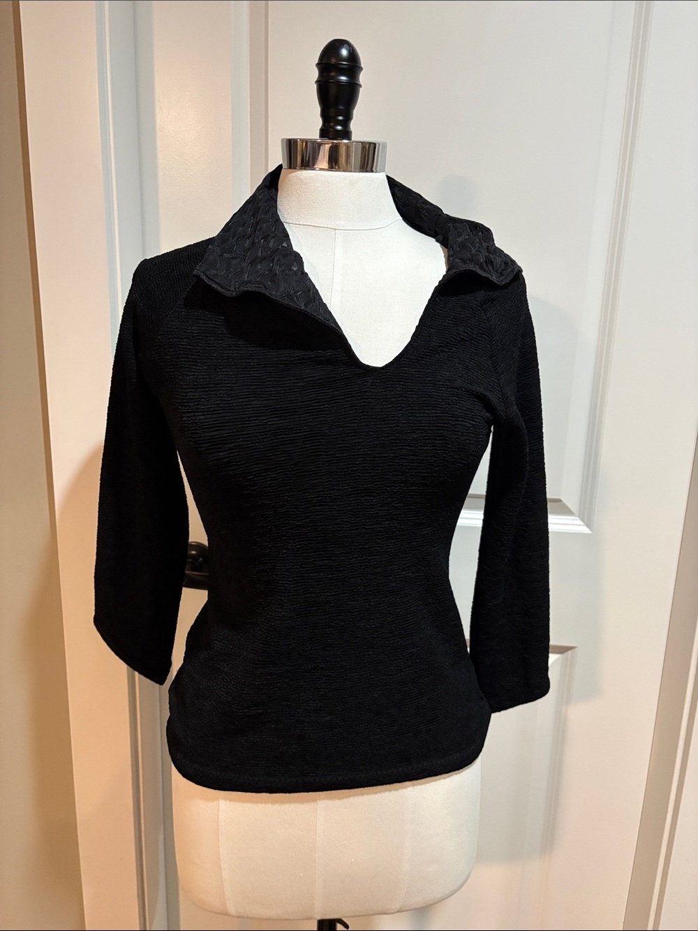 Unique Women’s Black Collared V-Neck Top